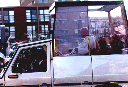 Pope John Paul II&#39;s Parade in St. Louis Missouri Continues